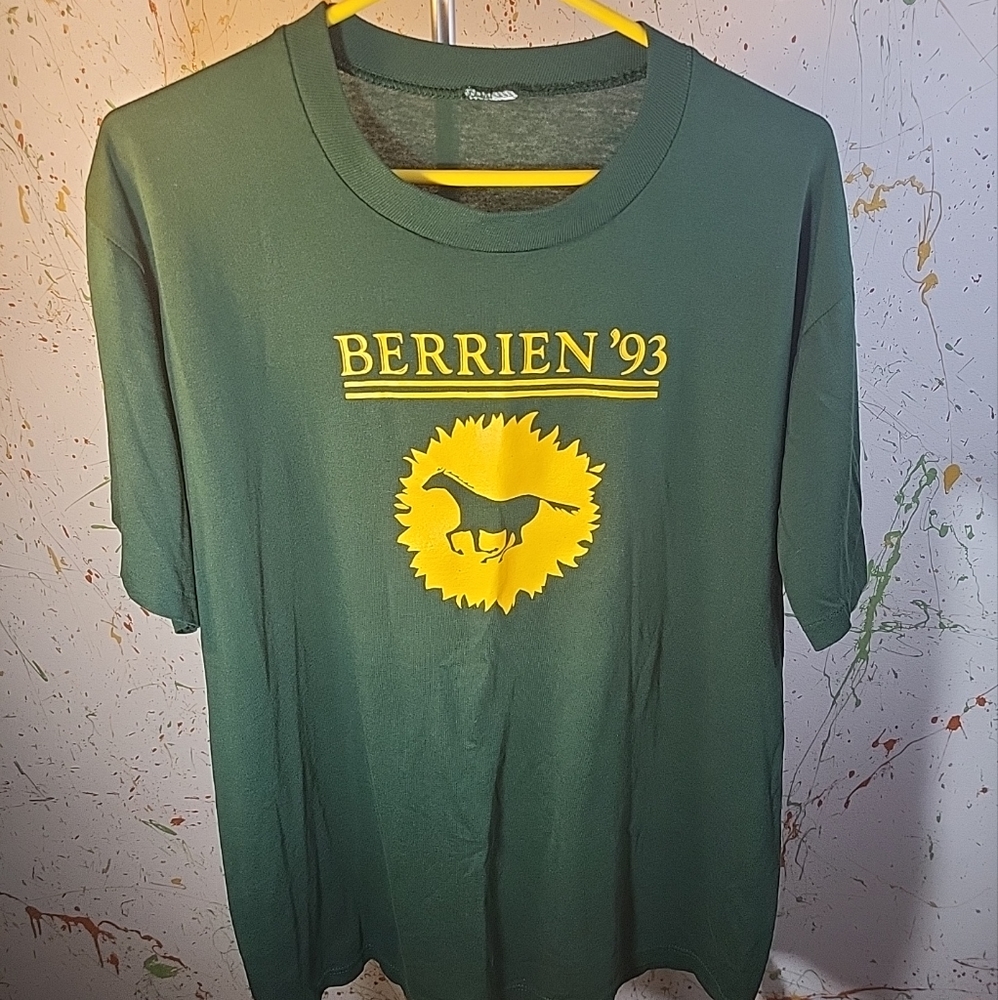 vintage single stitch t shirt Berrien'93 Size M